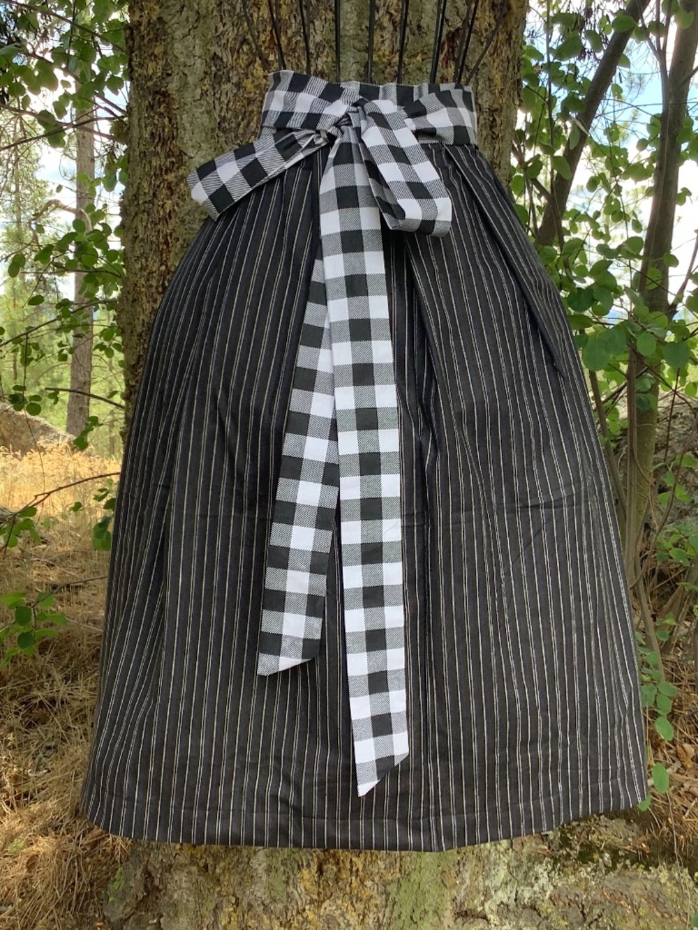 Black White Stripe Apron Long Peasant Retro Octoberfest Dirndl Fall Festival